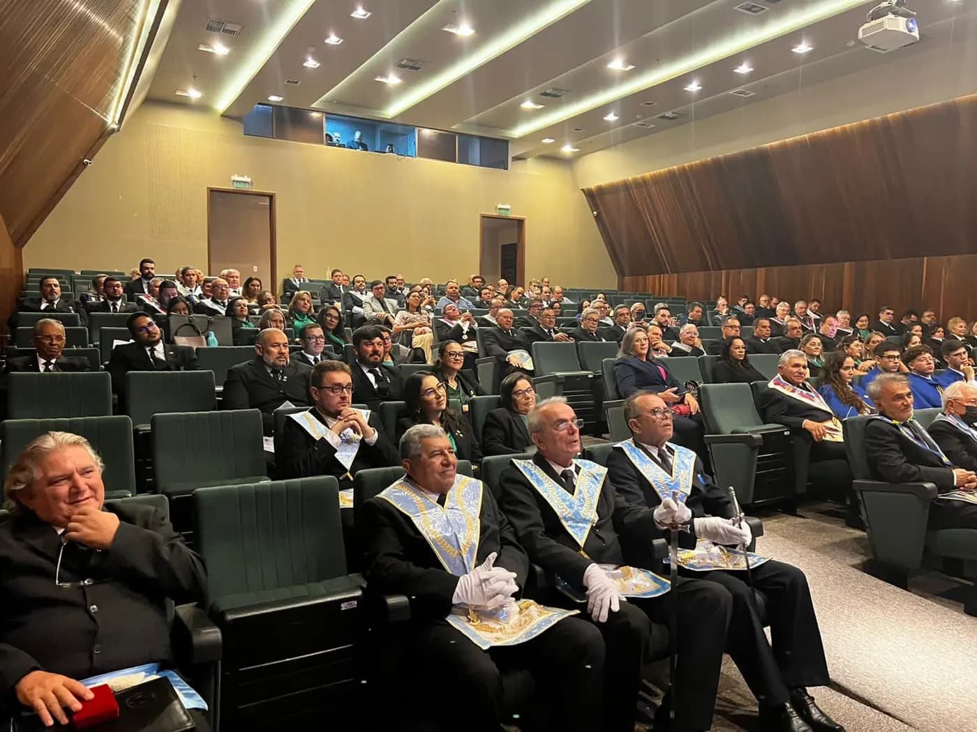Registro fotográfico: POSSE E TRANSMISSÃO DE CARGOS DE GRÃO-MESTRE E GRÃO-MESTRE ADJUNTO – GOB/RN
