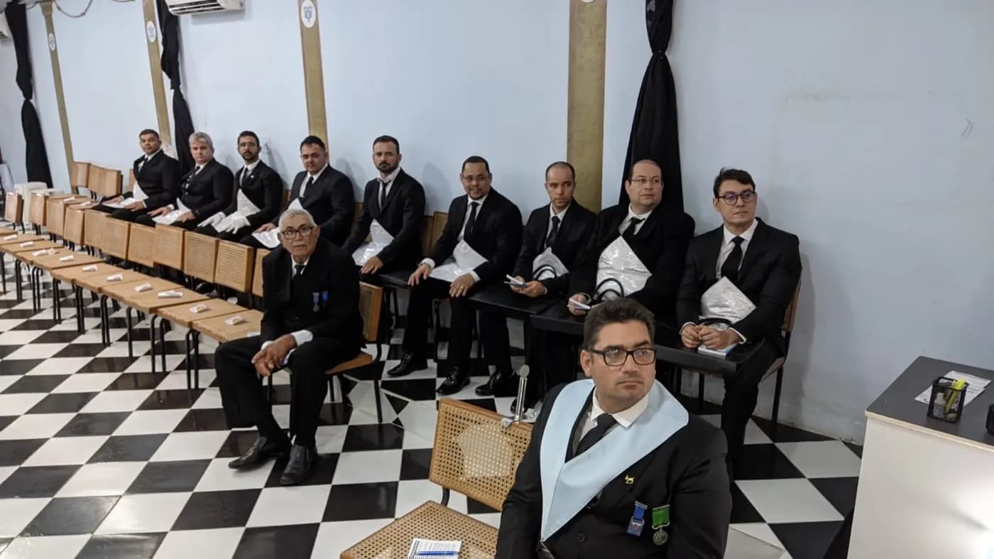 Registro fotográfico: SESSÃO MAGNA DE INICIAÇÃO NA ARLS MAONEL REGINALDO DA ROCHA, Nº 2.439, ORIENTE DE PAU DOS FERROS/RN