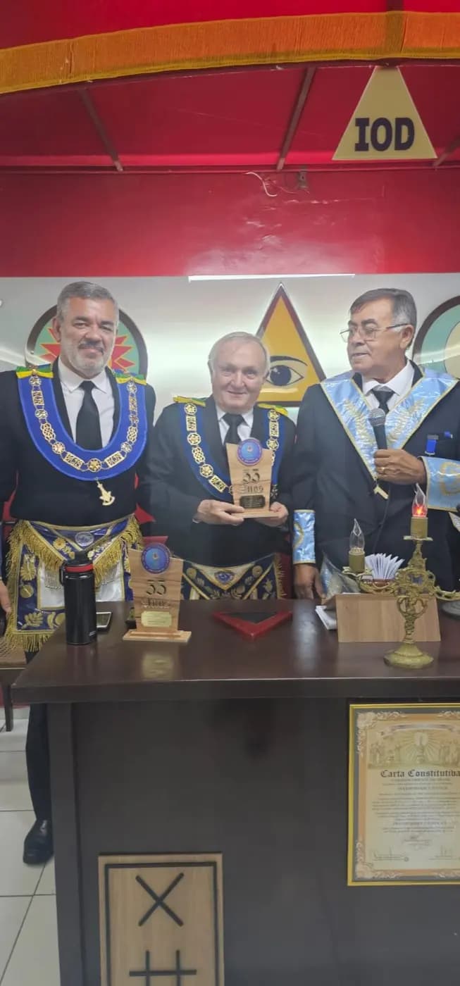 Registro fotográfico: PARTICIPAÇÃO DO GRÃO-MESTRE GOB/RN E COMITIVA NA SESSÃO CONJUNTA DAS LOJAS DA 3ª REGIÃO, ALUSIVA AO ANIVERSÁRIO DA ARLS FRATERNIDADE E JUSTIÇA, ORIENTE DE CURRAIS NOVOS/RN