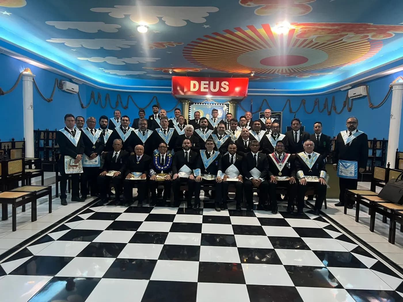 Registro fotográfico: SESSÃO MAGNA DE INICIAÇÃO NA ARLS GENTIL MARINHO, N° 2070, ORIENTE DE PARNAMIRIM/RN, E ALMOÇO ALUSIVO AO SEU 44º ANO DE FUNDAÇÃO