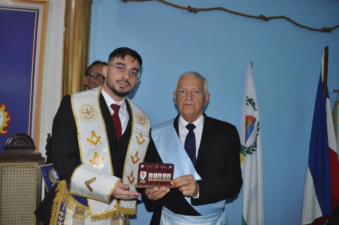 Registro fotográfico: SESSÃO MAGNA PÚBLICA ALUSIVA AO 10º ANO DE FUNDAÇÃO DA ARLS UNIVERSITÁRIA POETA RENATO CALDAS, Nº 4.307, ORIENTE DE ASSU/RN