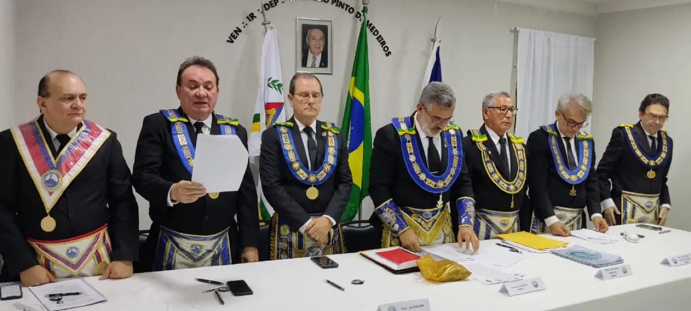 Registro fotográfico: CERIMÔNIA DE POSSE DOS MEMBROS DOS TRIBUNAIS MAÇÔNICOS E DO PROCURADOR-GERAL ESTADUAL MAÇÔNICO DO GOB/RN