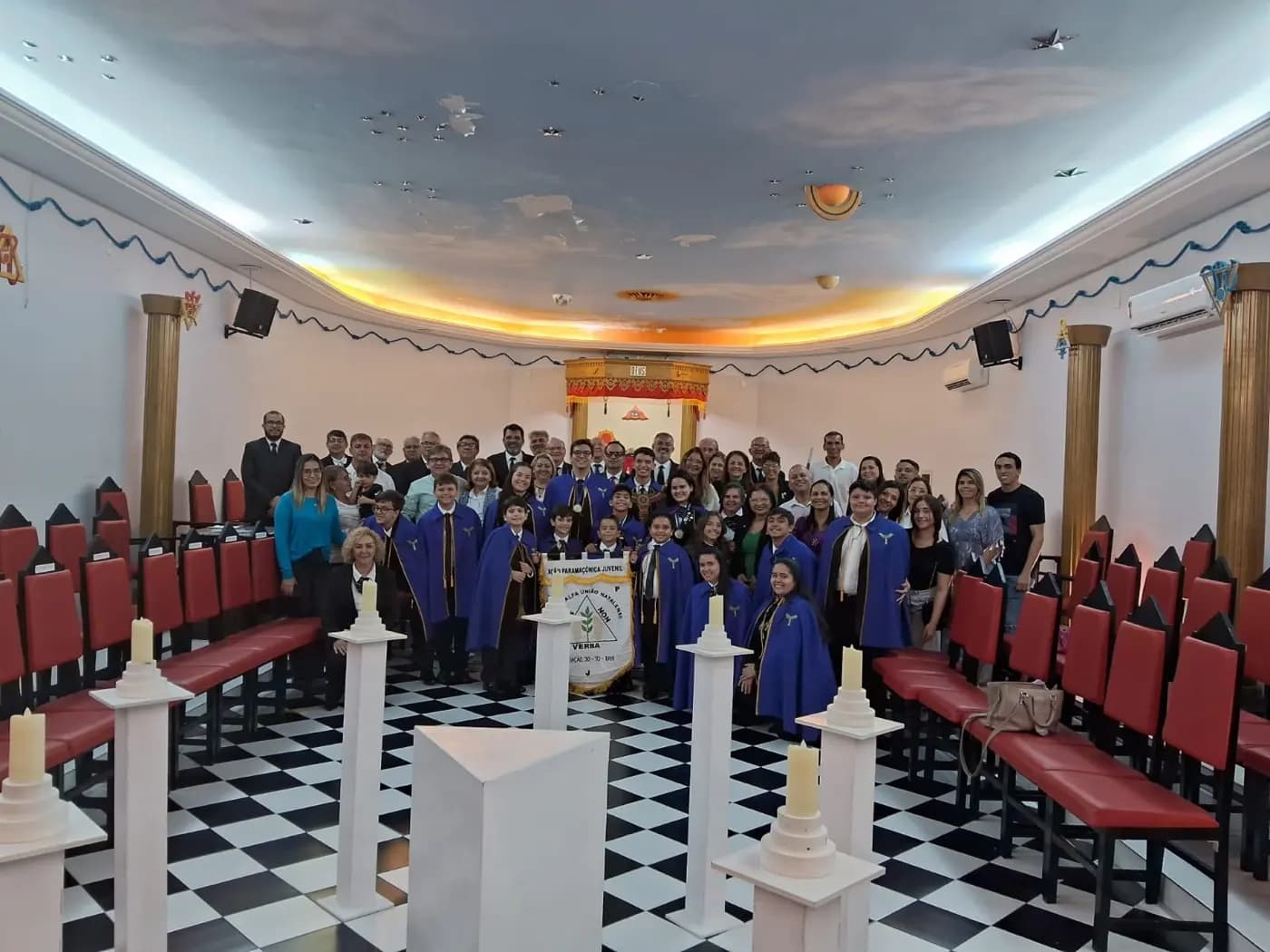 Registro fotográfico: PARTICIPAÇÃO DO GRÃO-MESTRE DO GOB/RN NA SESSÃO DE ADMISSÃO DE NOVOS MEMBROS DO NÚCLEO ALFA UNIÃO NATALENSE APJ GOB RN (AÇÃO PARAMAÇÔNICA JUVENIL) E ALUSIVA AO ANIVERSÁRIO DE 24 ANOS DE FUNDAÇÃO DO NÚCLEO