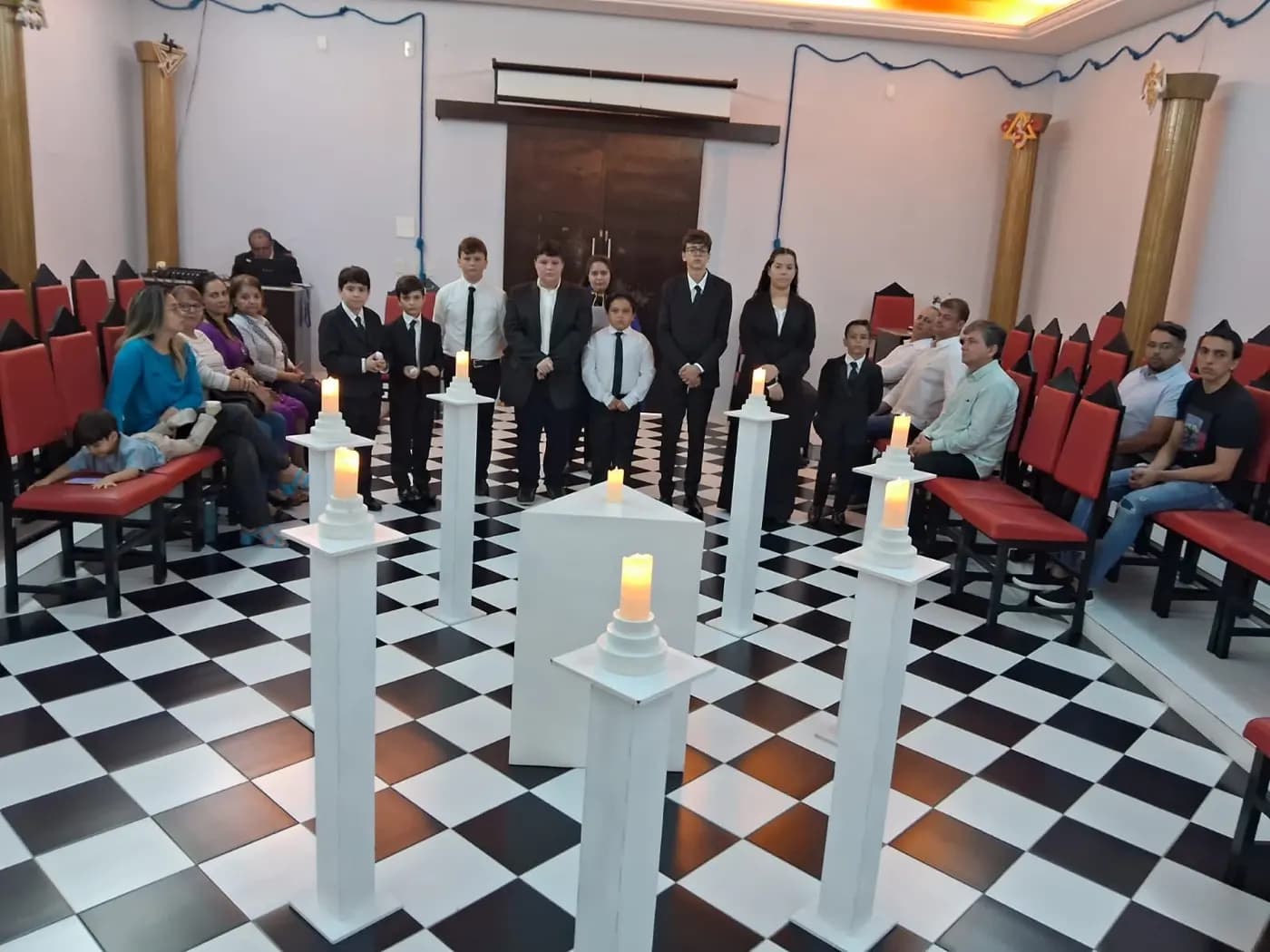 Registro fotográfico: PARTICIPAÇÃO DO GRÃO-MESTRE DO GOB/RN NA SESSÃO DE ADMISSÃO DE NOVOS MEMBROS DO NÚCLEO ALFA UNIÃO NATALENSE APJ GOB RN (AÇÃO PARAMAÇÔNICA JUVENIL) E ALUSIVA AO ANIVERSÁRIO DE 24 ANOS DE FUNDAÇÃO DO NÚCLEO