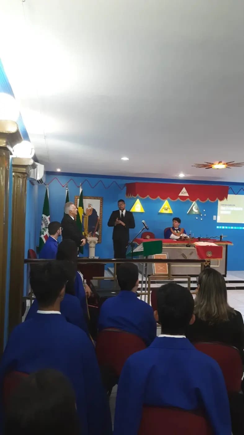 Registro fotográfico: O NÚCLEO ALFA UNIÃO E TRABALHO SANTACRUZENSE E A LOJA MAÇÔNICA UNIÃO E TRABALHO IV REALIZAM PALESTRA SOBRE EMPREENDEDORISMO, EM REUNIÃO CONJUNTA