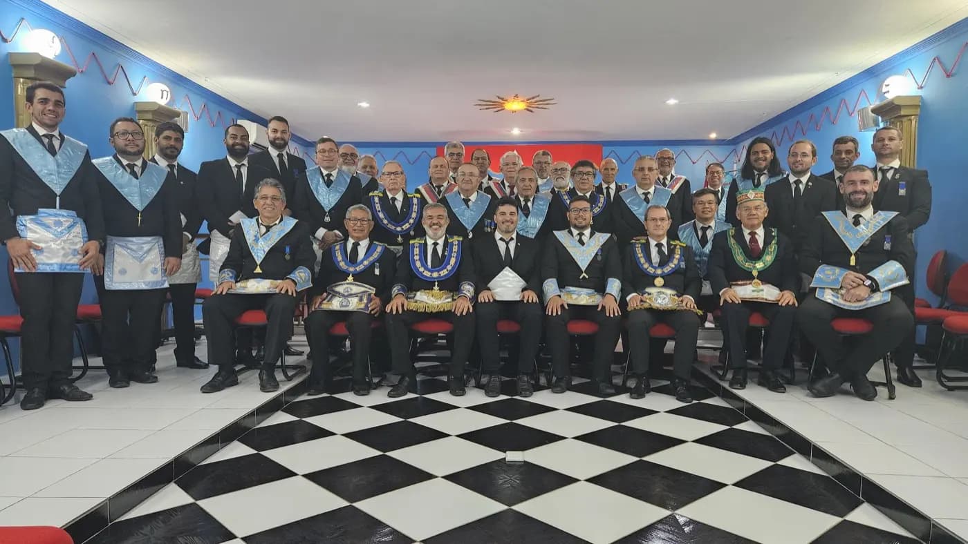 Registro fotográfico: PARTICIPAÇÃO DO GRÃO-MESTRE DO GOB/RN NA SESSÃO MAGNA DE INICIAÇÃO DA ARLS UNIÃO E TRABALHO IV, N° 1.838, ORIENTE DE SANTA CRUZ/RN.