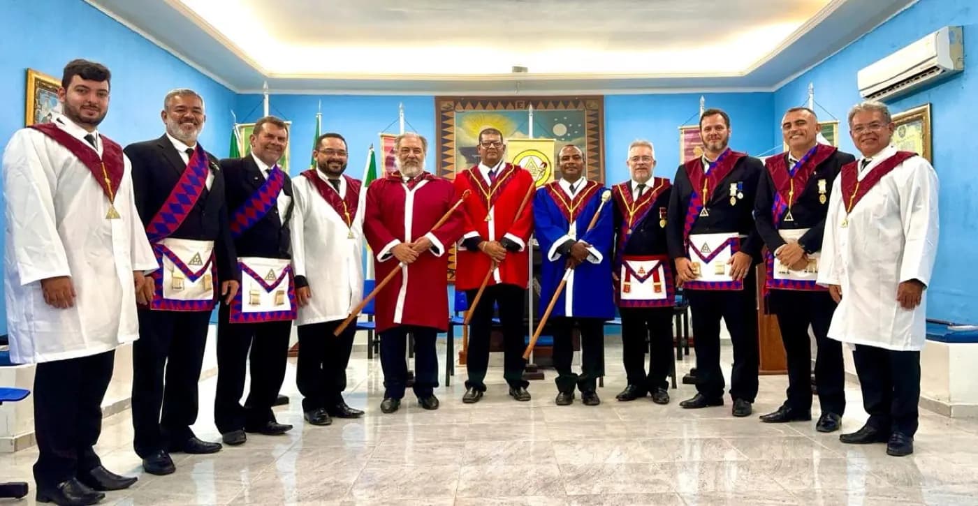 Registro fotográfico: PARTICIPAÇÃO DO GRÃO-MESTRE DO GOB/RN NA 1ª SESSÃO ORDINÁRIA DE 2024 DO SAGRADO ARCO REAL DE JERUSALÉM – CAPÍTULO SÃO MIGUEL ARCANJO Nº 94 – JURISDICIONADO AO SGCMSARB GOB.