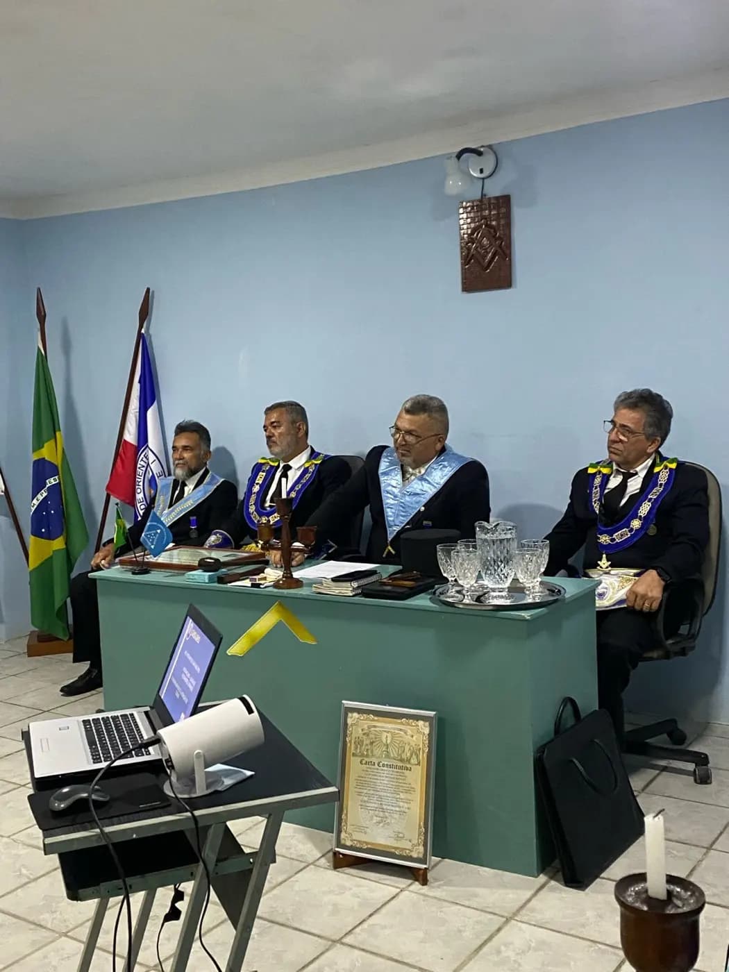Registro fotográfico: PARTICIPAÇÃO DO GRÃO-MESTRE DO GOB/RN NA SESSÃO MAGNA PÚBLICA NA ARLS LUIZ GONZAGA DO NASCIMENTO, N° 4.567, ORIENTE DE SANTA MARIA/RN.