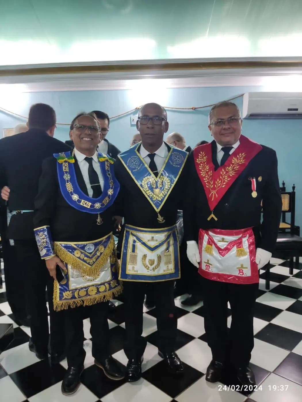 Registro fotográfico: PARTICIPAÇÃO DO GRÃO-MESTRE ADJUNTO DO GOB/RN NA SESSÃO MAGNA DE INSTALAÇÃO E POSSE DE VENERÁVEL MESTRE DA ARLS UNIÃO MOSSOROENSE Nº 7, ORIENTE DE MOSSORÓ/RN, JURISDICIONADA À GRANDE LOJA MAÇÔNICA DO ESTADO DO RIO GRANDE DO NORTE (GLERN).