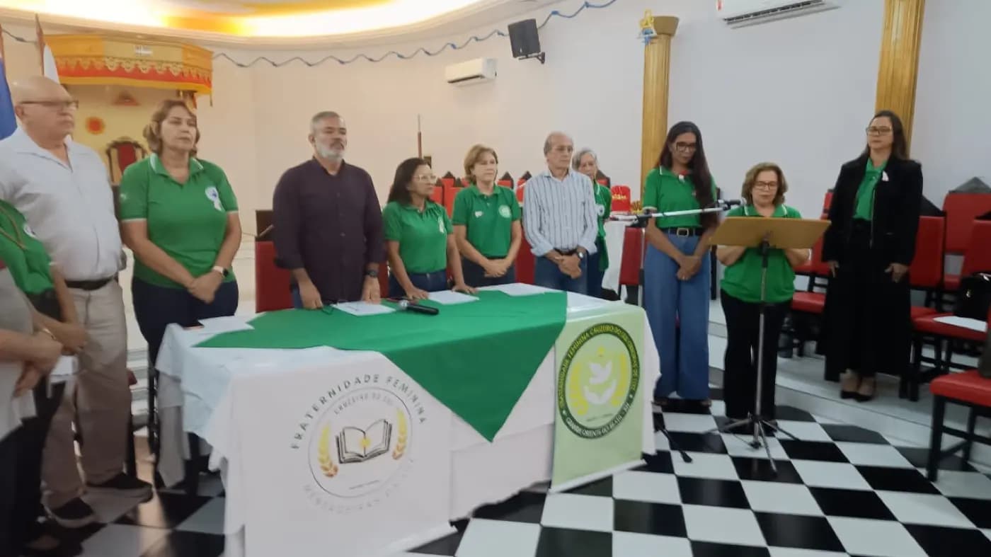 Registro fotográfico: PARTICIPAÇÃO DO GRÃO-MESTRE DO GOB/RN NO ATO COMEMORATIVO AO DIA INTERNACIONAL DA MULHER, OCORRIDO NA ARLS 21 DE MARÇO Nº 152, ORIENTE DE NATAL/RN.