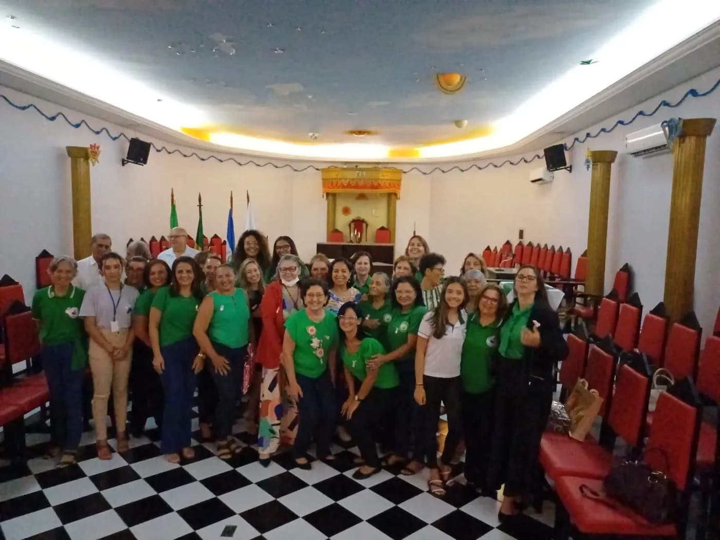 Registro fotográfico: PARTICIPAÇÃO DO GRÃO-MESTRE DO GOB/RN NO ATO COMEMORATIVO AO DIA INTERNACIONAL DA MULHER, OCORRIDO NA ARLS 21 DE MARÇO Nº 152, ORIENTE DE NATAL/RN.