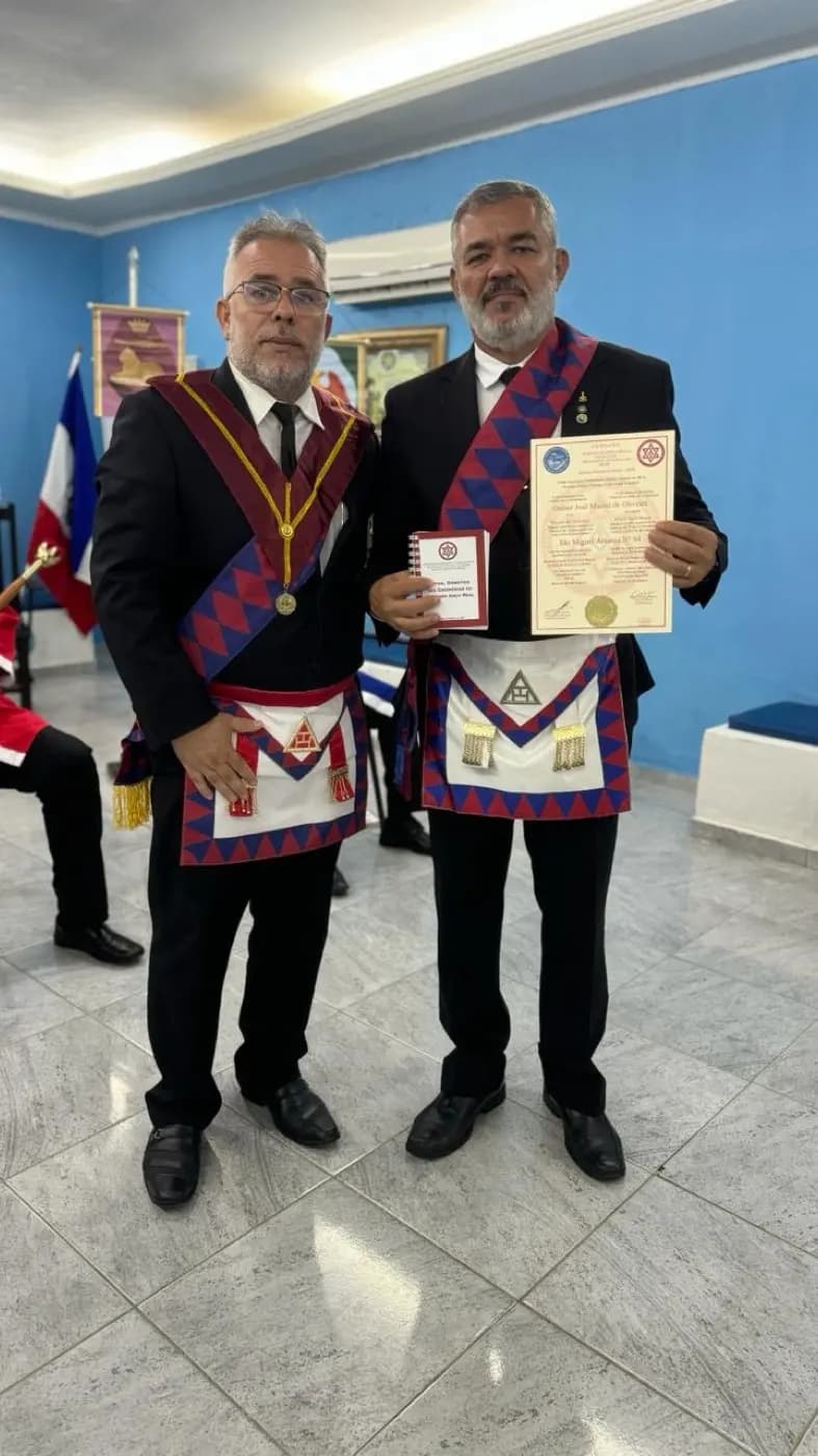 Registro fotográfico: PARTICIPAÇÃO DO GRÃO-MESTRE DO GOB/RN NA 1ª SESSÃO ORDINÁRIA DE 2024 DO SAGRADO ARCO REAL DE JERUSALÉM – CAPÍTULO SÃO MIGUEL ARCANJO Nº 94 – JURISDICIONADO AO SGCMSARB GOB.