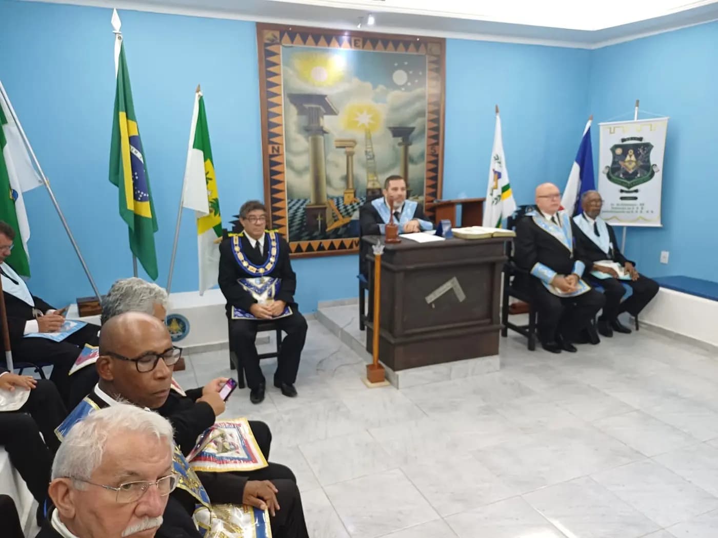 Registro fotográfico: SESSÃO MAGNA PÚBLICA ALUSIVA AO 31º ANO DE FUNDAÇÃO DA ARLS PEDRO ALVES PINHEIRO Nº 3.018, ORIENTE DE EXTREMOZ/RN.