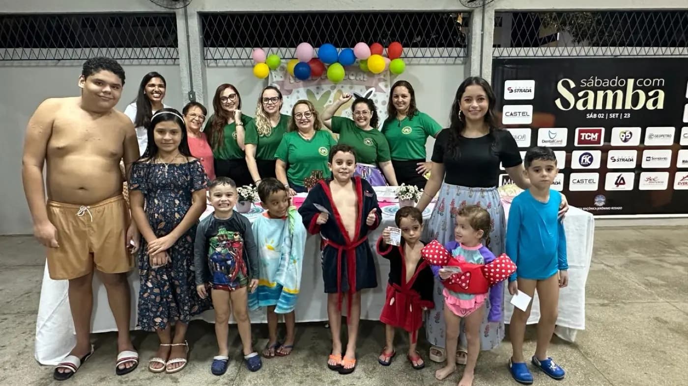 Registro fotográfico: AÇÃO REALIZADA PELA LOJA MAÇÔNICA SEBASTIAO VASCONCELOS DOS SANTOSIV Nº 3.759, ORIENTE DE MOSSORÓ/RN, EM CONJUNTO COM A FRATERNIDADE FEMININA CRUZEIRO DO SUL – ZÉLIA MACEDO.
