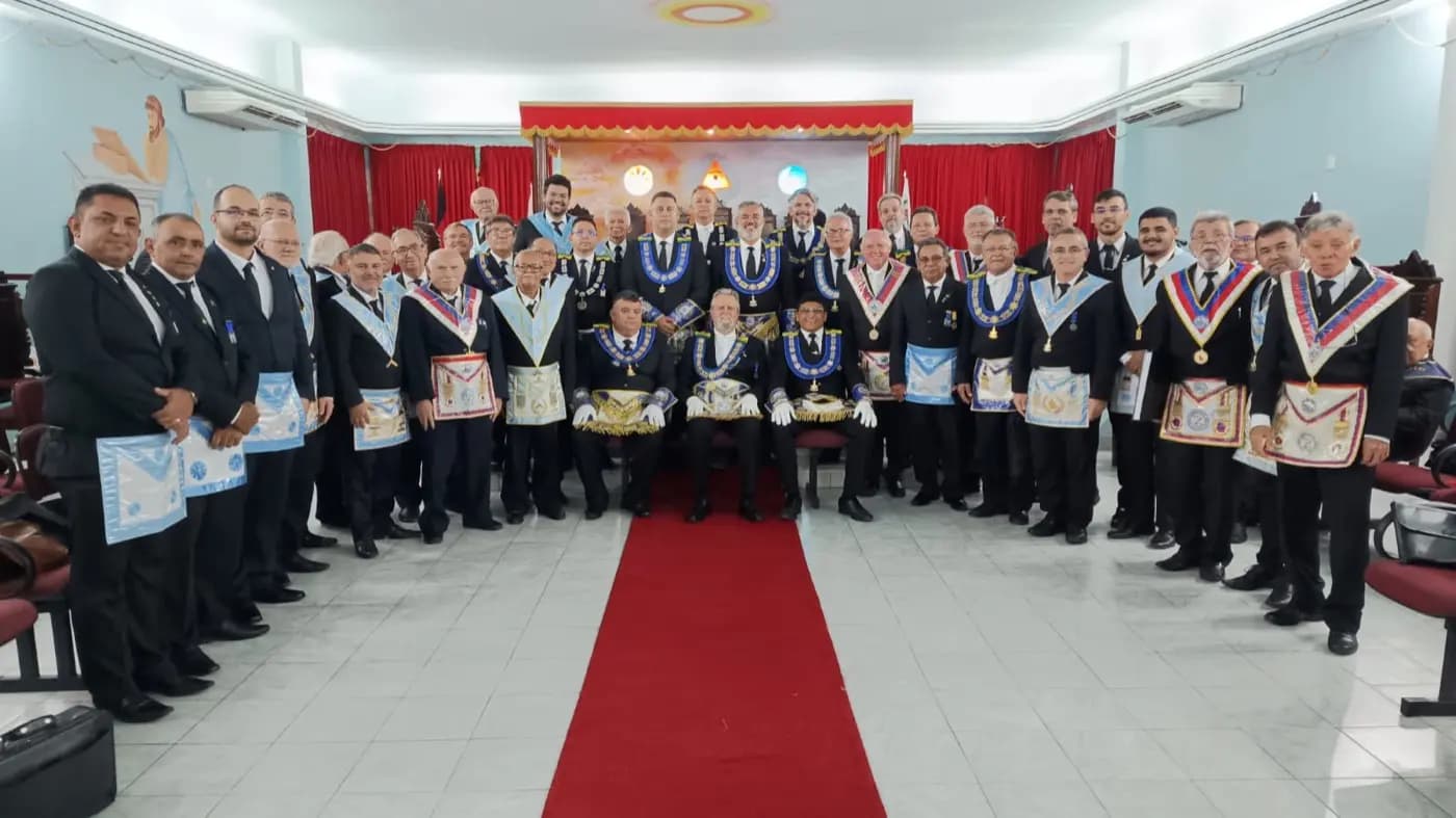 Registro fotográfico: PARTICIPAÇÃO DO GRÃO-MESTRE DO GOB/RN E COMITIVA NA SESSÃO MAGNA DE POSSE DO GRÃO-MESTRE E DO GRÃO-MESTRE ADJUNTO DO GOB/PB.