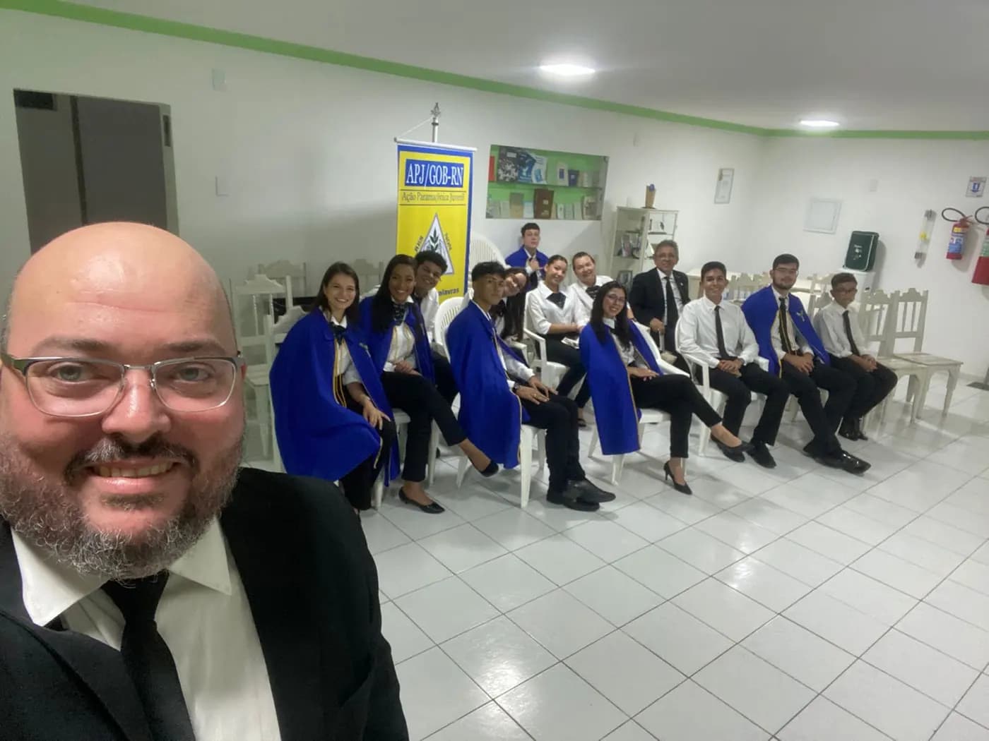 Registro fotográfico: PARTICIPAÇÃO DO GRÃO-MESTRE DO GOB/RN EM REUNIÃO ALUSIVA ÀS COMEMORAÇÕES DO 41º ANO DE FUNDAÇÃO DA AÇÃO PARAMAÇÔNICA JUVENIL (APJ) DO GRANDE ORIENTE DO BRASIL.