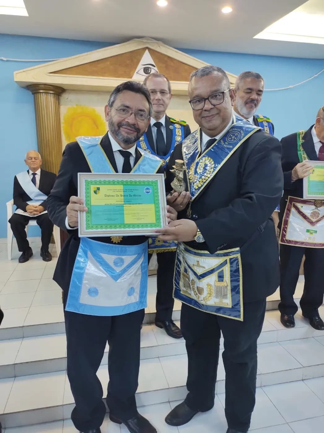 Registro fotográfico: PARTICIPAÇÃO DO GRÃO-MESTRE DO GOB/RN NA SESSÃO MAGNA ALUSIVA AO 13º ANO DE FUNDAÇÃO DA ARLS MONTEIRO LOBATO Nº 4.162, ORIENTE DE PARNAMIRIM/RN.