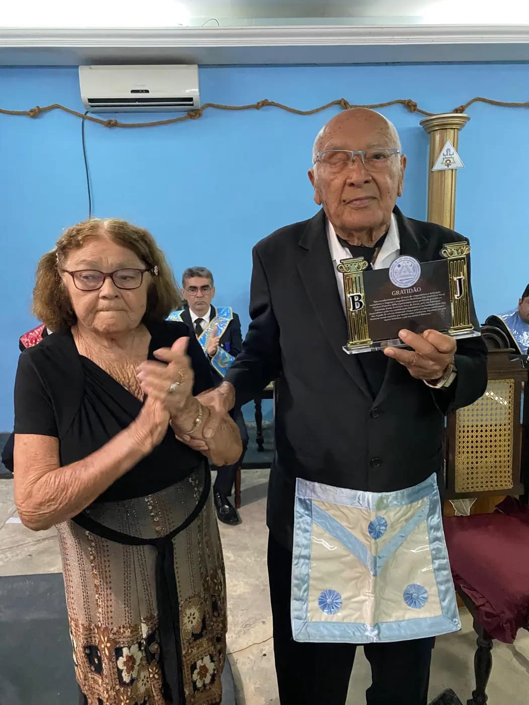 Registro fotográfico: PARTICIPAÇÃO DO GRÃO-MESTRE ADJUNTO DO GOB/RN NA SESSÃO MAGNA ALUSIVA AO 43º ANO DE FUNDAÇÃO DA ARLS NIVAL PAULINO PINHEIRO Nº 2.096, ORIENTE DE ASSU/RN.