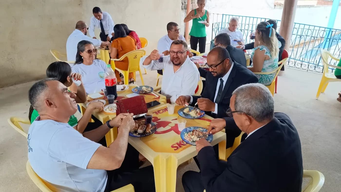 Registro fotográfico: PARTICIPAÇÃO DO GRÃO-MESTRE DO GOB/RN NA SESSÃO MAGNA DE INICIAÇÃO REALIZADA PELA ARLS PEDRO ALVES PINHEIRO N° 3.918, ORIENTE DE EXTREMOZ/RN.