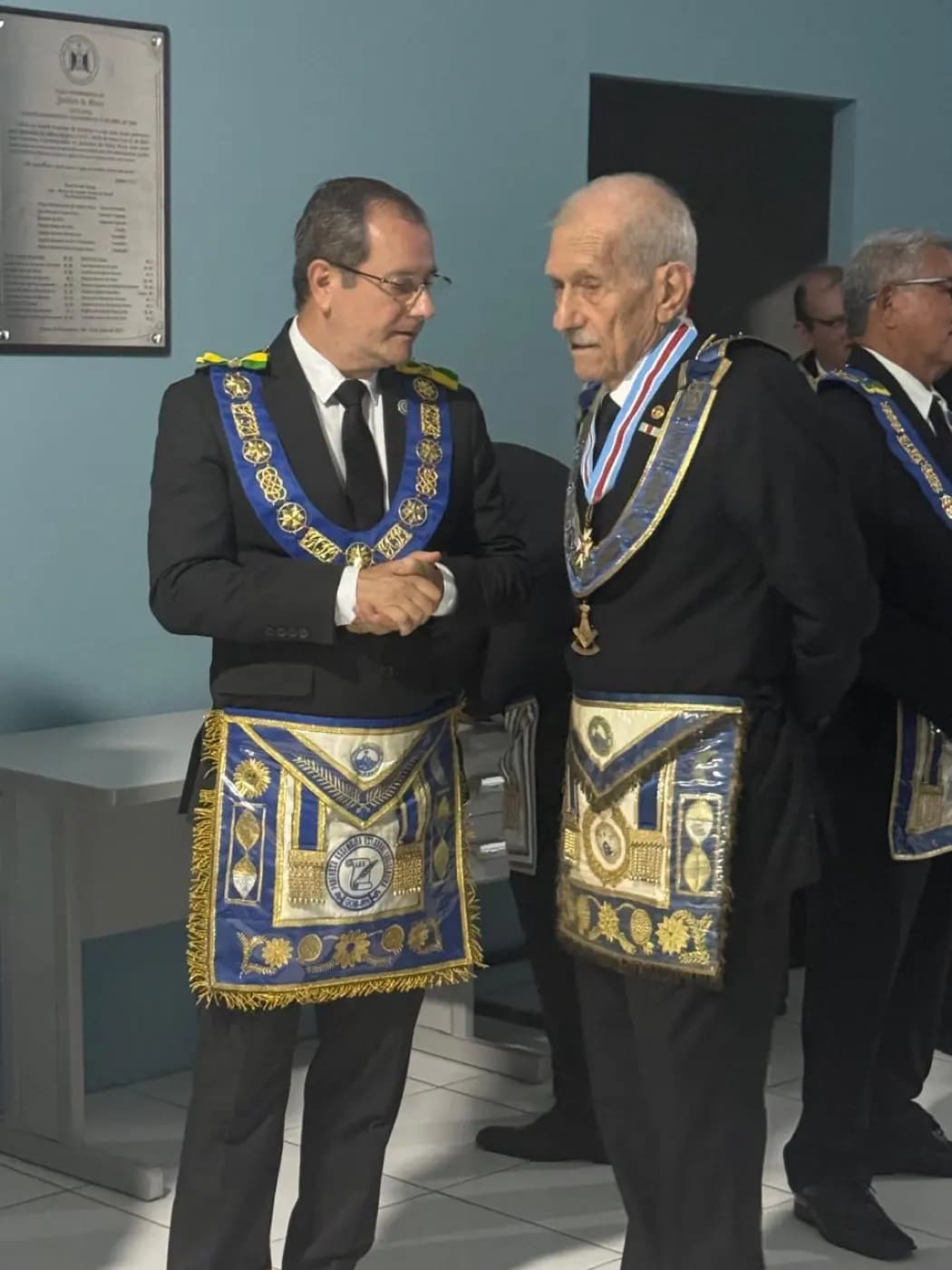 Registro fotográfico: PARTICIPAÇÃO DO GRÃO-MESTRE DO GOB/RN NA SESSÃO ORDINÁRIA NO GRAU DE APRENDIZ MAÇOM, DA ARLS 21 DE ABRIL Nº 1.864, ORIENTE DE PARNAMIRIM/RN.