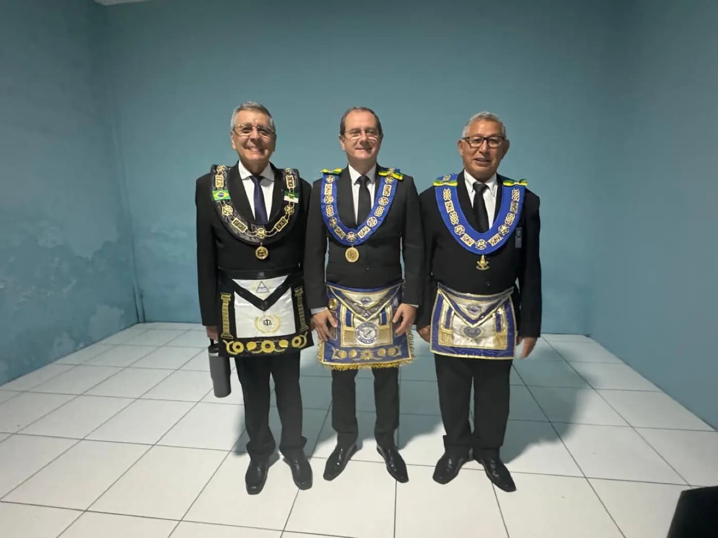 Registro fotográfico: PARTICIPAÇÃO DO GRÃO-MESTRE DO GOB/RN NA SESSÃO ORDINÁRIA NO GRAU DE APRENDIZ MAÇOM, DA ARLS 21 DE ABRIL Nº 1.864, ORIENTE DE PARNAMIRIM/RN.