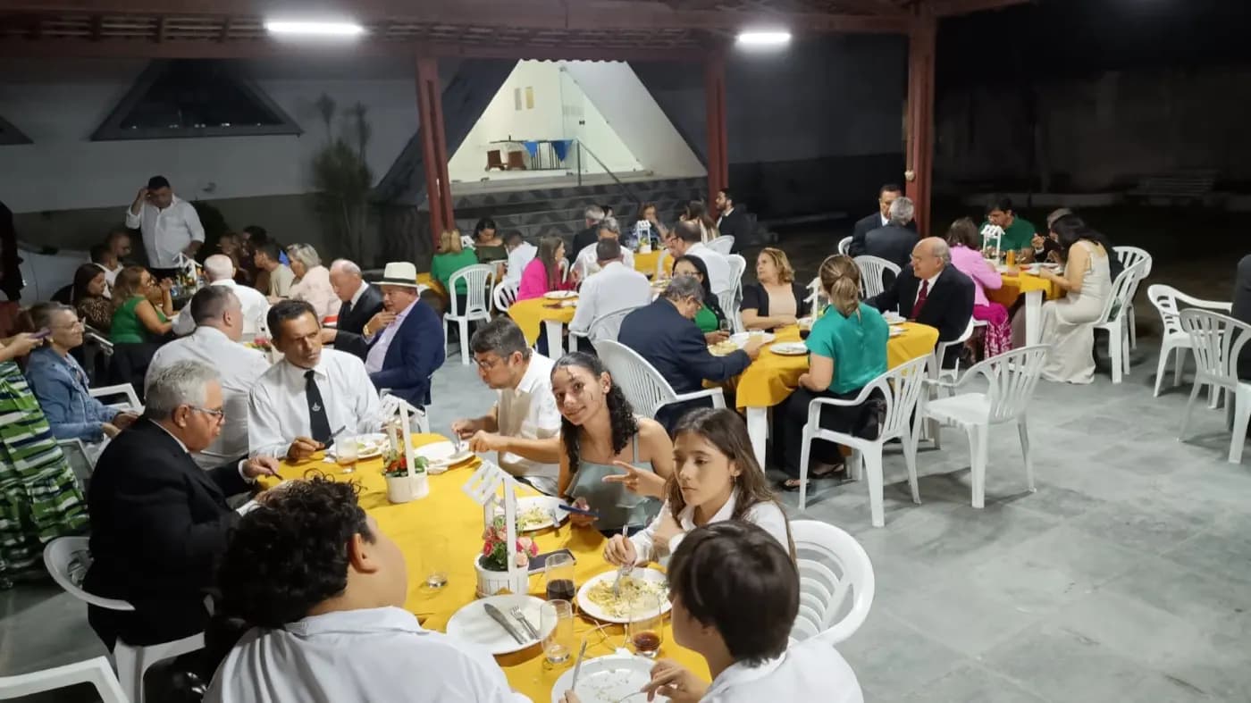 Registro fotográfico: PARTICIPAÇÃO DO GRÃO-MESTRE DO GOB/RN NA SESSÃO MAGNA PÚBLICA CONJUNTA EM COMEMORAÇÃO AO DIA DAS MÃES, REALIZADA PELAS LOJAS MAÇÔNICAS UNIÃO NATALENSE Nº 2.414, AURORA DO ORIENTE Nº 3.269, ARY REIS DUARTE Nº 4.251, UNIVERSITÁRIA ESTRELA NATALENSE Nº 4.122 E MONTEIRO LOBATO Nº 4.162, TODAS DO ORIENTE DE PARNAMIRIM/RN.