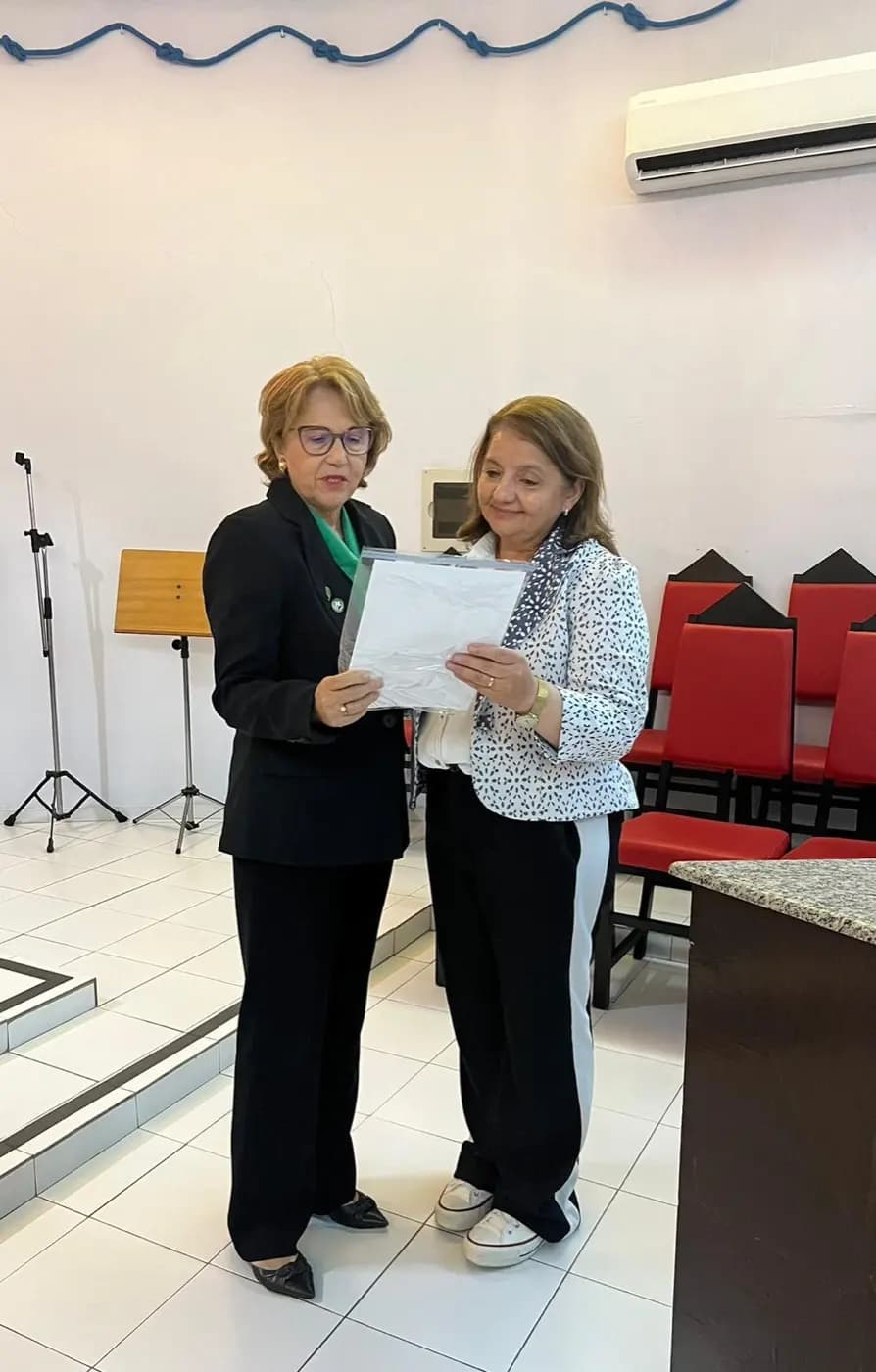 Registro fotográfico: PARTICIPAÇÃO DO GRÃO-MESTRE DO GOB/RN NA SESSÃO MAGNA PÚBLICA ALUSIVA AO DIA DAS MÃES, REALIZADA PELA ARLS 21 DE MARÇO N° 152, ORIENTE DE NATAL/RN.