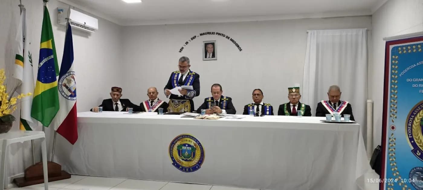 Registro fotográfico: PARTICIPAÇÃO DO GRÃO-MESTRE E DO GRÃO-MESTRE ADJUNTO DO GOB/RN NA SEGUNDA REUNIÃO ORDINÁRIA DE 2024, DA PODERORA ASSEMBLEIA ESTADUAL LEGISLATIVA DO ESTADO DO RIO GRANDE DO NORTE (PAEL/RN).