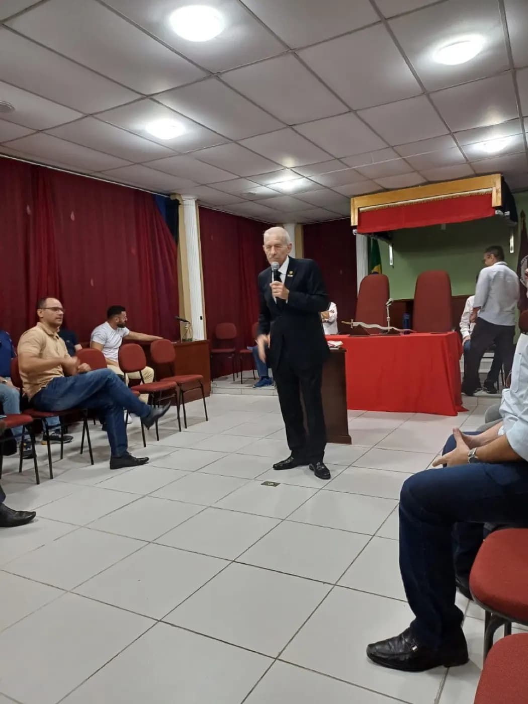 Registro fotográfico: PALESTRA PROMOVIDA PELO SUBLIME CAPÍTULO ROSA CRUZ EVOLUÇÃO II E PELA LOJA DE PERFEIÇÃO EVOLUÇÃO II, JURISDICIONADOS À DELEGACIA LITÚRGICA DE NATAL 10.1, DO SUPREMO CONSELHO DO BRASIL DO GRAU 33 PARA O RITO ESCOCÊS ANTIGO E ACEITO.