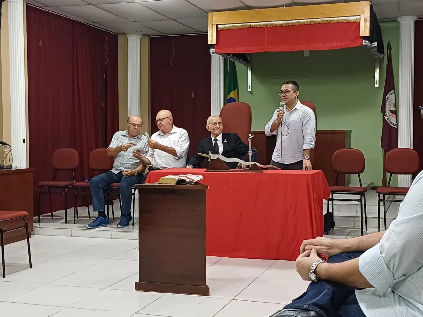 Registro fotográfico: PALESTRA PROMOVIDA PELO SUBLIME CAPÍTULO ROSA CRUZ EVOLUÇÃO II E PELA LOJA DE PERFEIÇÃO EVOLUÇÃO II, JURISDICIONADOS À DELEGACIA LITÚRGICA DE NATAL 10.1, DO SUPREMO CONSELHO DO BRASIL DO GRAU 33 PARA O RITO ESCOCÊS ANTIGO E ACEITO.