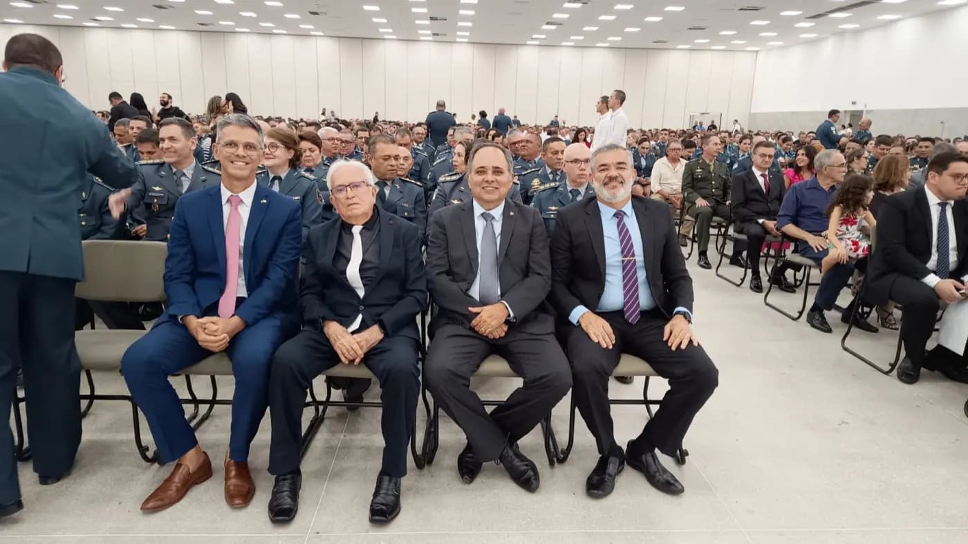 Registro fotográfico: PARTICIPAÇÃO DO GRÃO-MESTRE DO GOB/RN NA SOLENIDADE MILITAR ALUSIVA AOS 190 ANOS DA POLÍCIA MILITAR DO RIO GRANDE DO NORTE.