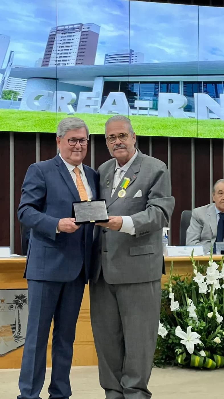 Registro fotográfico: OBREIRO DO GRANDE ORIENTE DO BRASIL – RIO GRANDE DO NORTE (GOB/RN) É HOMENAGEADO PELA ASSEMBLEIA LEGISLATIVA DO RIO GRANDE DO NORTE, EM SESSÃO SOLENE ALUSIVA AOS 55 ANOS DE FUNDAÇÃO DO CREA/RN.