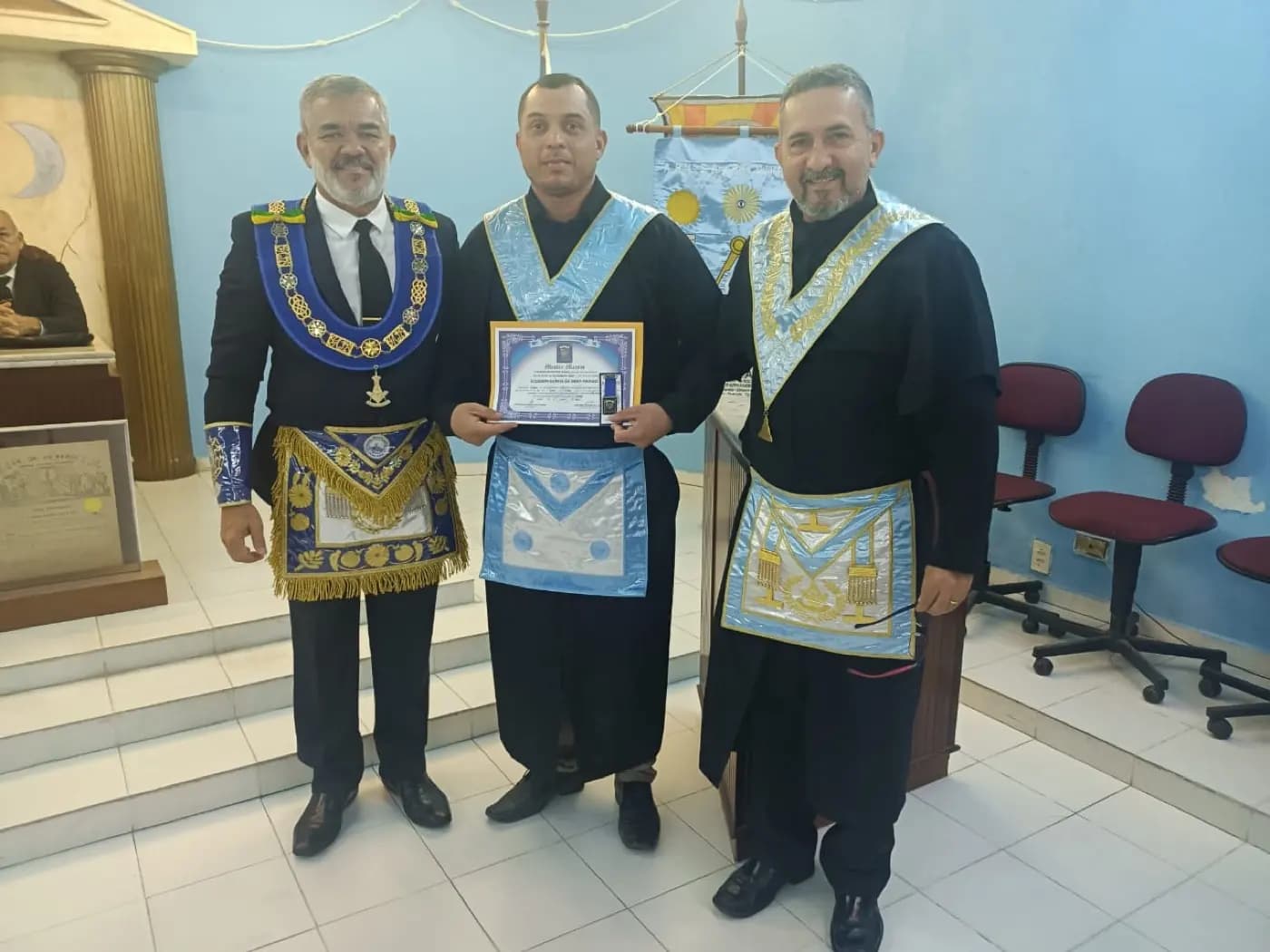 Registro fotográfico: PARTICIPAÇÃO DO GRÃO-MESTRE DO GOB/RN NA SESSÃO ORDINÁRIA NO GRAU DE APRENDIZ MAÇOM REALIZADA PELA ARLS ARY REIS DUARTE, Nº 4.251, ORIENTE DE PARNAMIRIM/RN.
