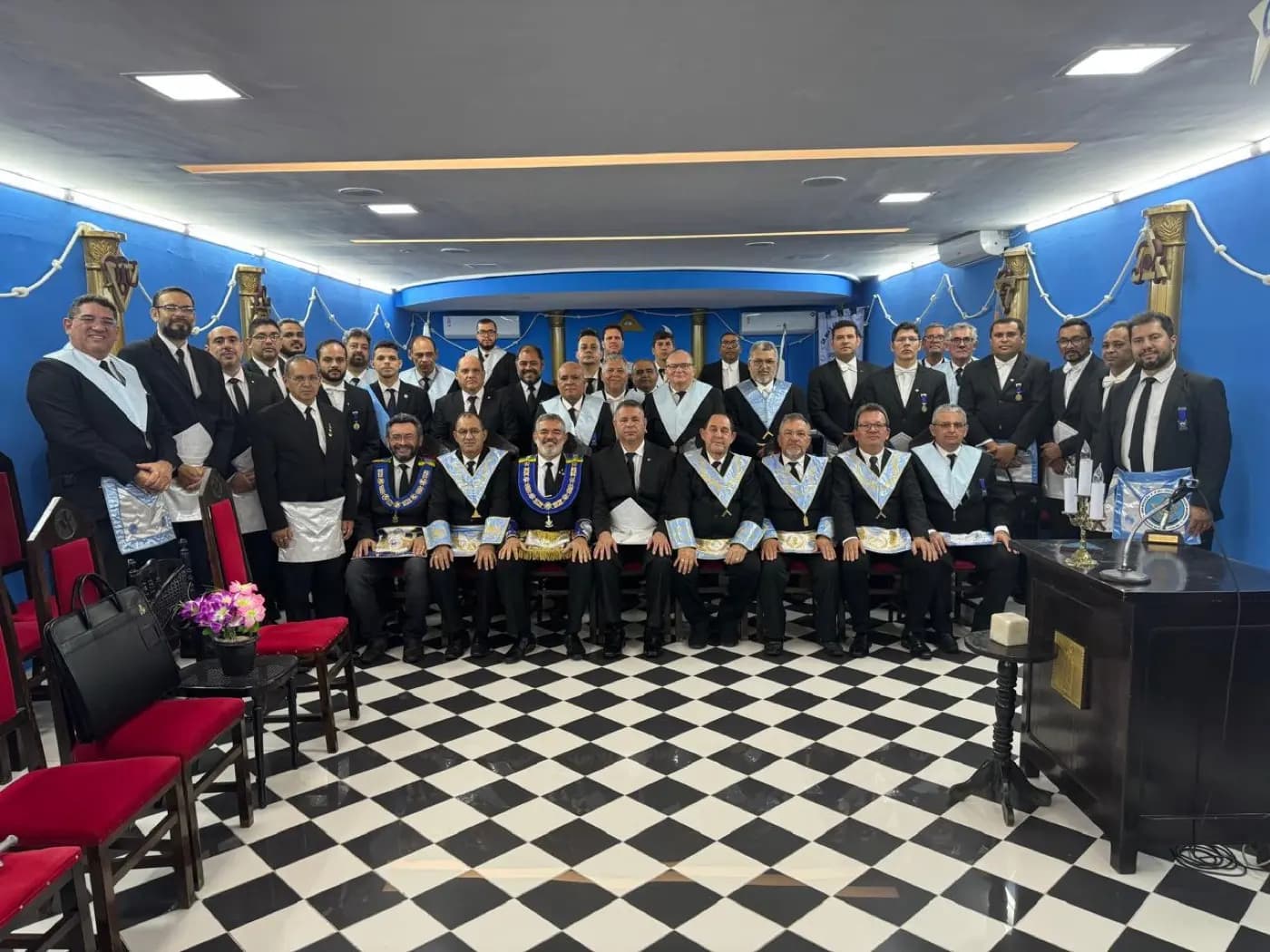 Registro fotográfico: PARTICIPAÇÃO DO GRÃO-MESTRE DO GOB/RN NA SESSÃO MAGNA DE INICIAÇÃO REALIZADA PELA ARLS EVOLUÇÃO SEGUNDA N° 852, ORIENTE DE NATAL/RN.