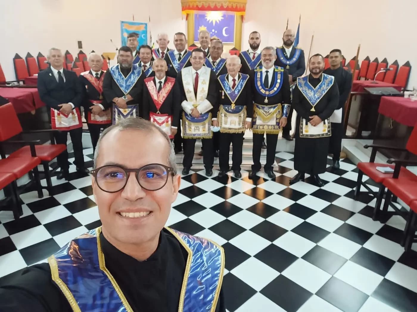 Registro fotográfico: SESSÃO EXTRAORDINÁRIA REALIZADA PELA ARLS UNIVERSITÁRIA MÁRIO VILAR DE MELO Nº 4.085, ORIENTE DE NATAL/RN.