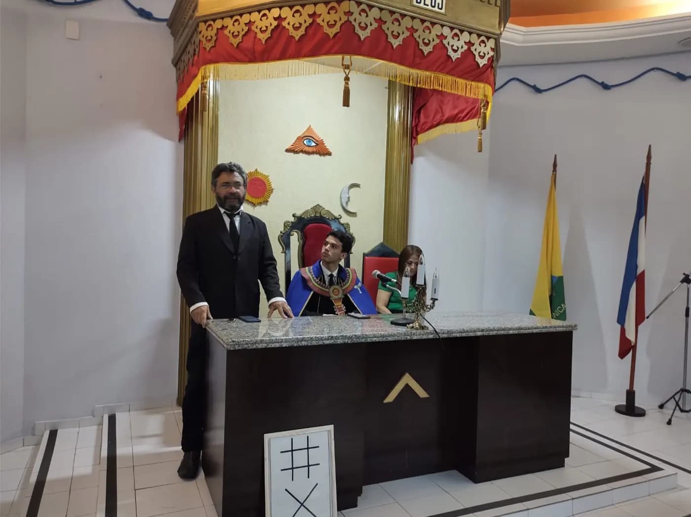 Registro fotográfico: SESSÃO DE HORA CÍVICA DE APRESENTAÇÃO DA AÇÃO PARAMAÇÔNICA JUVENIL DO GRANDE ORIENTE DO BRASIL, REALIZADA PELO NÚCLEO ALFA UNIÃO NATALENSE N°42.