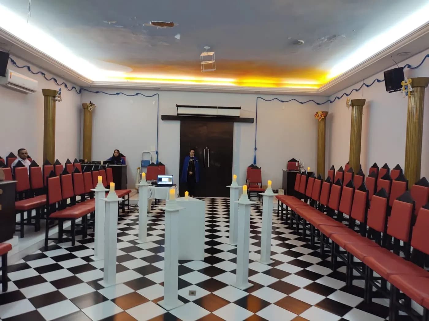 Registro fotográfico: SESSÃO DE HORA CÍVICA DE APRESENTAÇÃO DA AÇÃO PARAMAÇÔNICA JUVENIL DO GRANDE ORIENTE DO BRASIL, REALIZADA PELO NÚCLEO ALFA UNIÃO NATALENSE N°42.