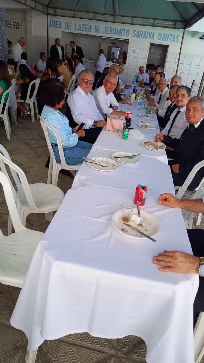 Registro fotográfico: PARTICIPAÇÃO DO GRÃO-MESTRE E COMITIVA DO GOB/RN NA SESSÃO MAGNA DE INICIAÇÃO REALIZADA PELA ARLS FRATERNIDADE E JUSTIÇA III N° 1.757, ORIENTE DE CURRAIS NOVOS/RN.