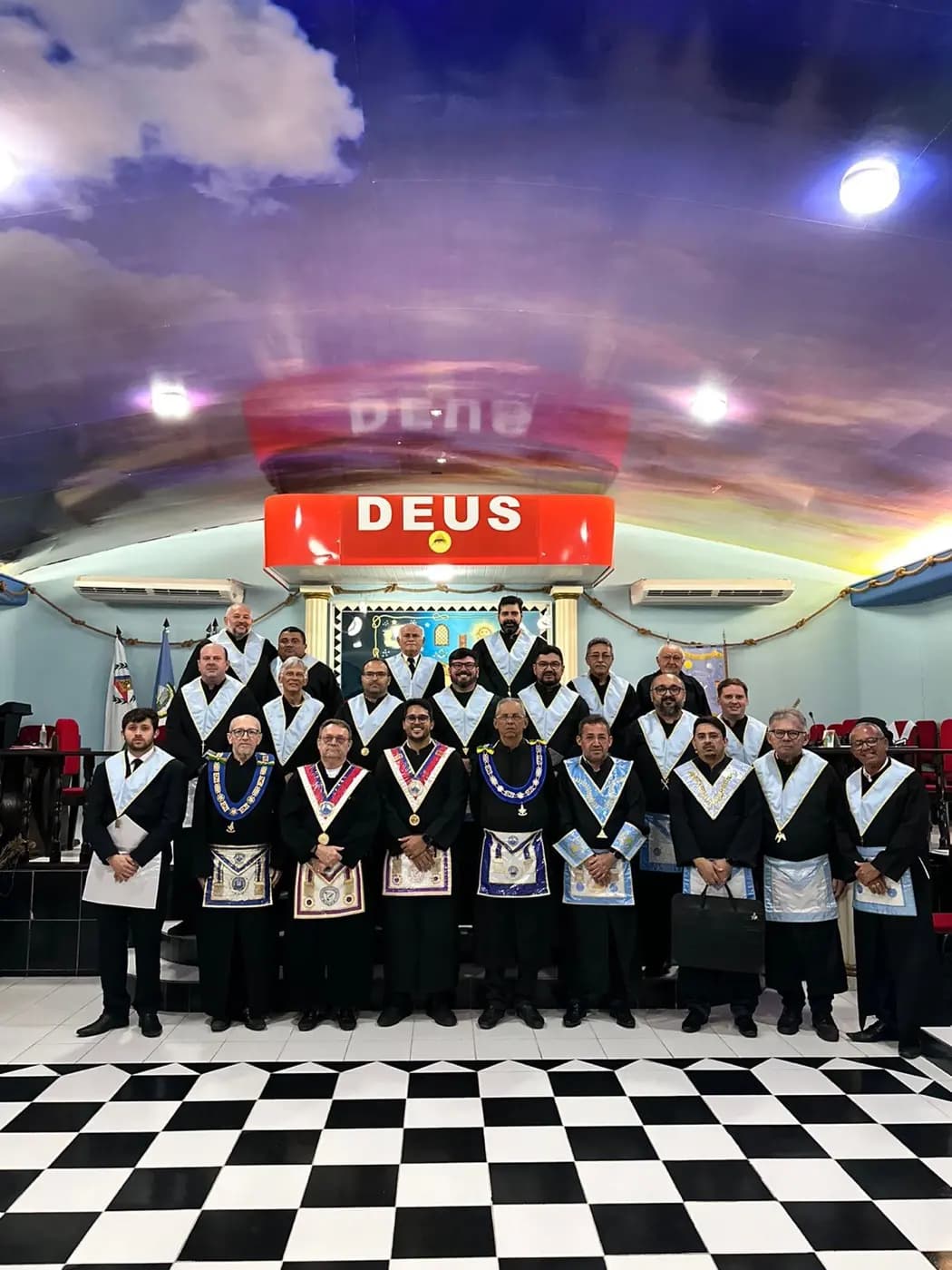 Registro fotográfico: SESSÃO ORDINÁRIA NO GRAU DE APRENDIZ MAÇOM, REALIZADA PELA ARLS AMÂNCIO DANTAS Nº 3071, ORIENTE DE MOSSORÓ/RN.