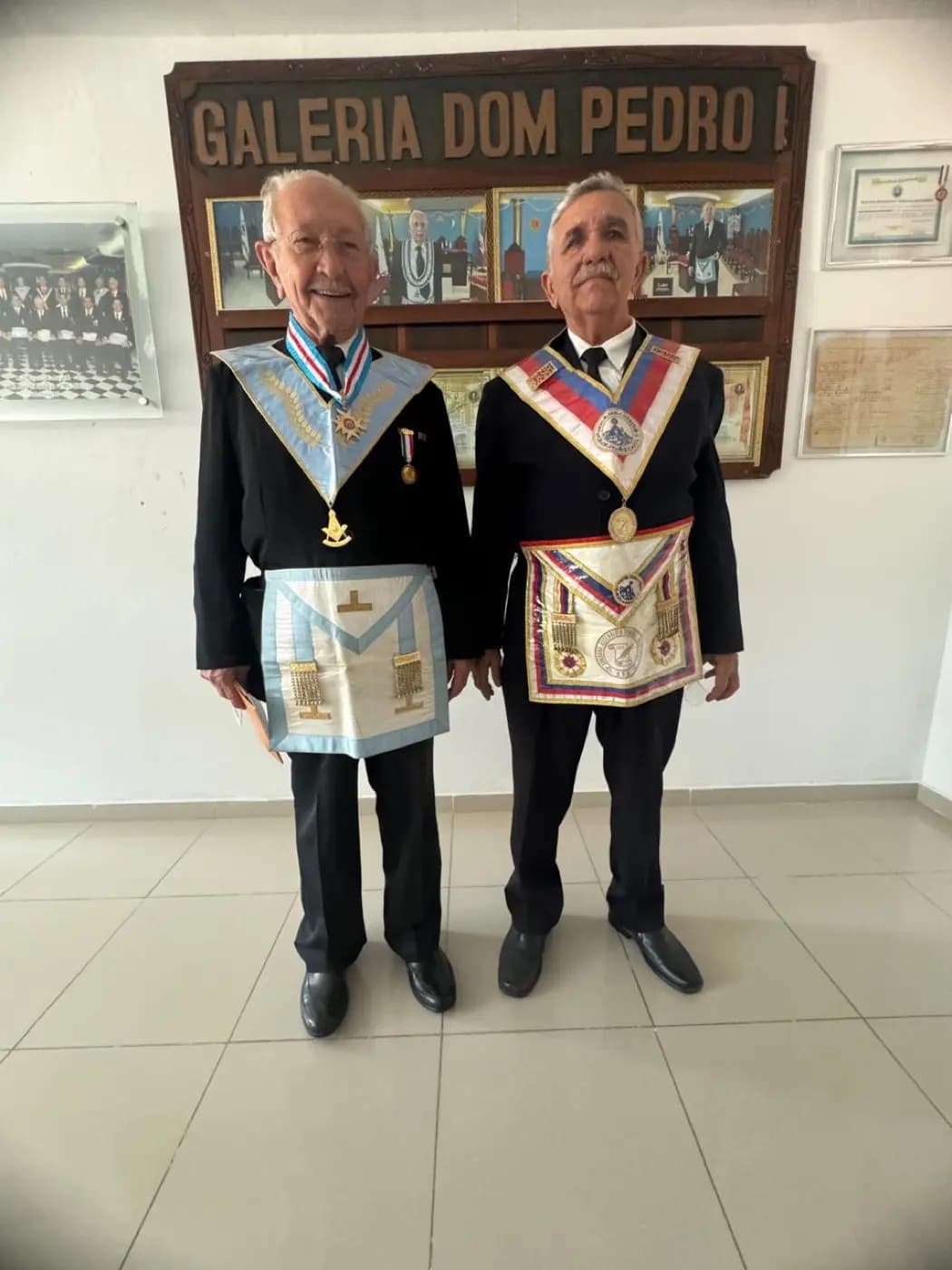 Registro fotográfico: SESSÃO MAGNA PÚBLICA ALUSIVA AO 118º ANO DE FUNDAÇÃO DA ARLS EVOLUÇÃO SEGUNDA Nº 852, ORIENTE DE NATAL/RN.