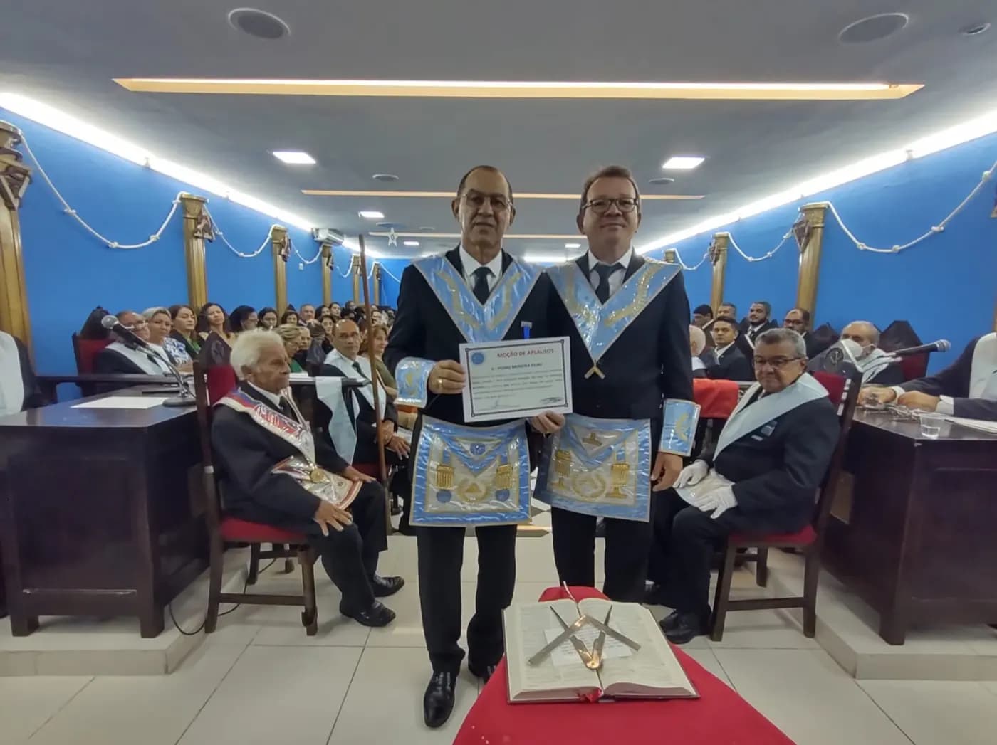 Registro fotográfico: SESSÃO MAGNA PÚBLICA ALUSIVA AO 118º ANO DE FUNDAÇÃO DA ARLS EVOLUÇÃO SEGUNDA Nº 852, ORIENTE DE NATAL/RN.