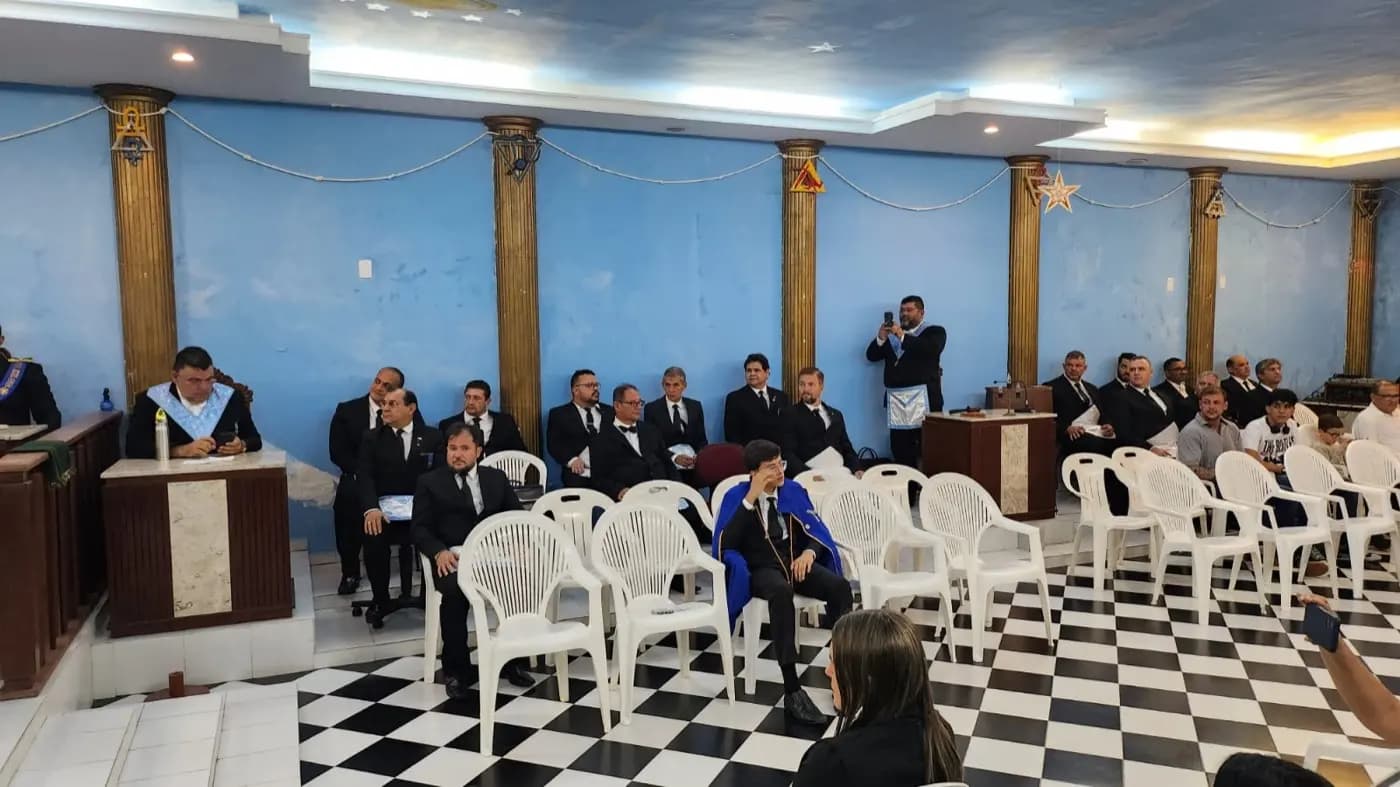 Registro fotográfico: SESSÃO MAGNA PÚBLICA COMEMORATIVA AO DIA DOS PAIS, REALIZADA PELAS LOJAS MAÇÔNICAS DO COMPLEXO UNIÃO NATALENSE, ORIENTE DE PARNAMIRIM/RN.