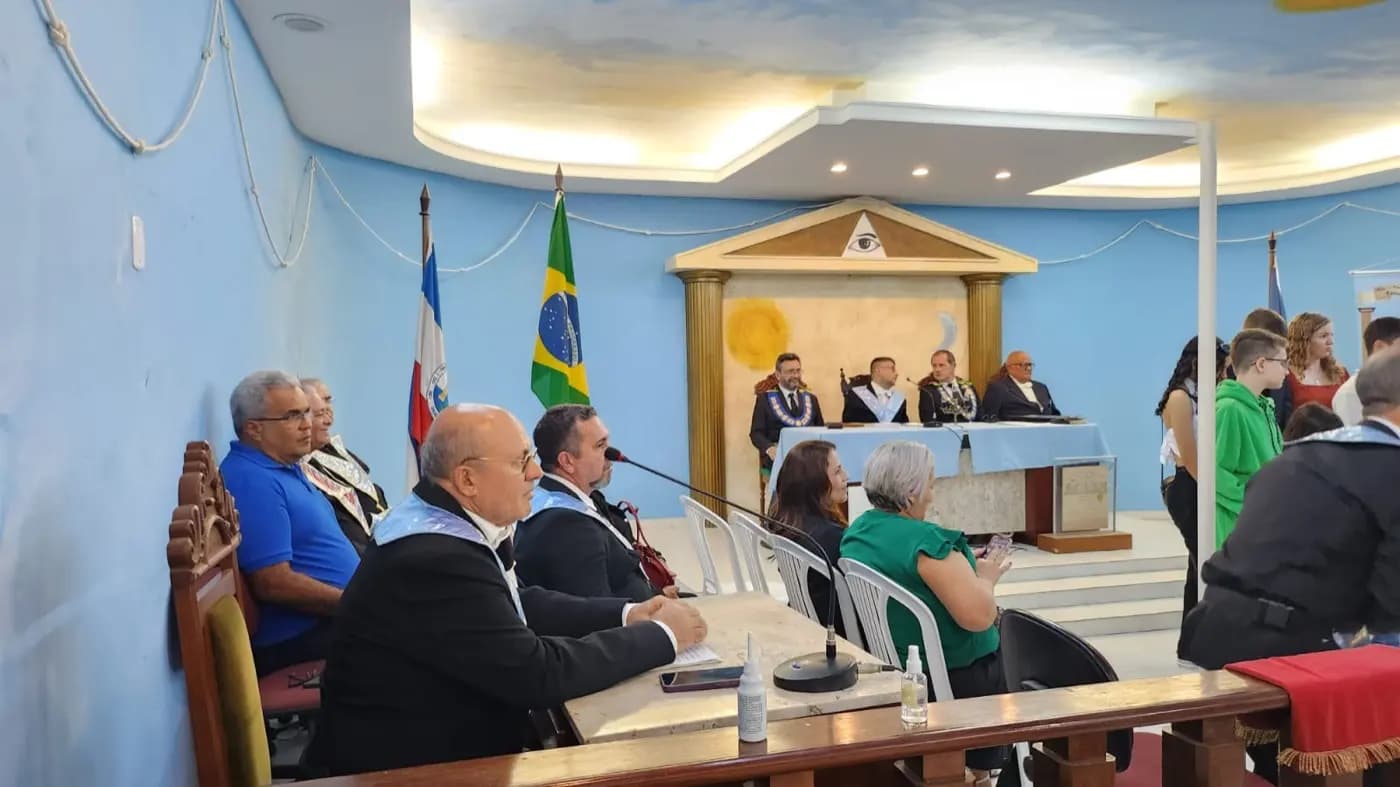 Registro fotográfico: SESSÃO MAGNA PÚBLICA COMEMORATIVA AO DIA DOS PAIS, REALIZADA PELAS LOJAS MAÇÔNICAS DO COMPLEXO UNIÃO NATALENSE, ORIENTE DE PARNAMIRIM/RN.