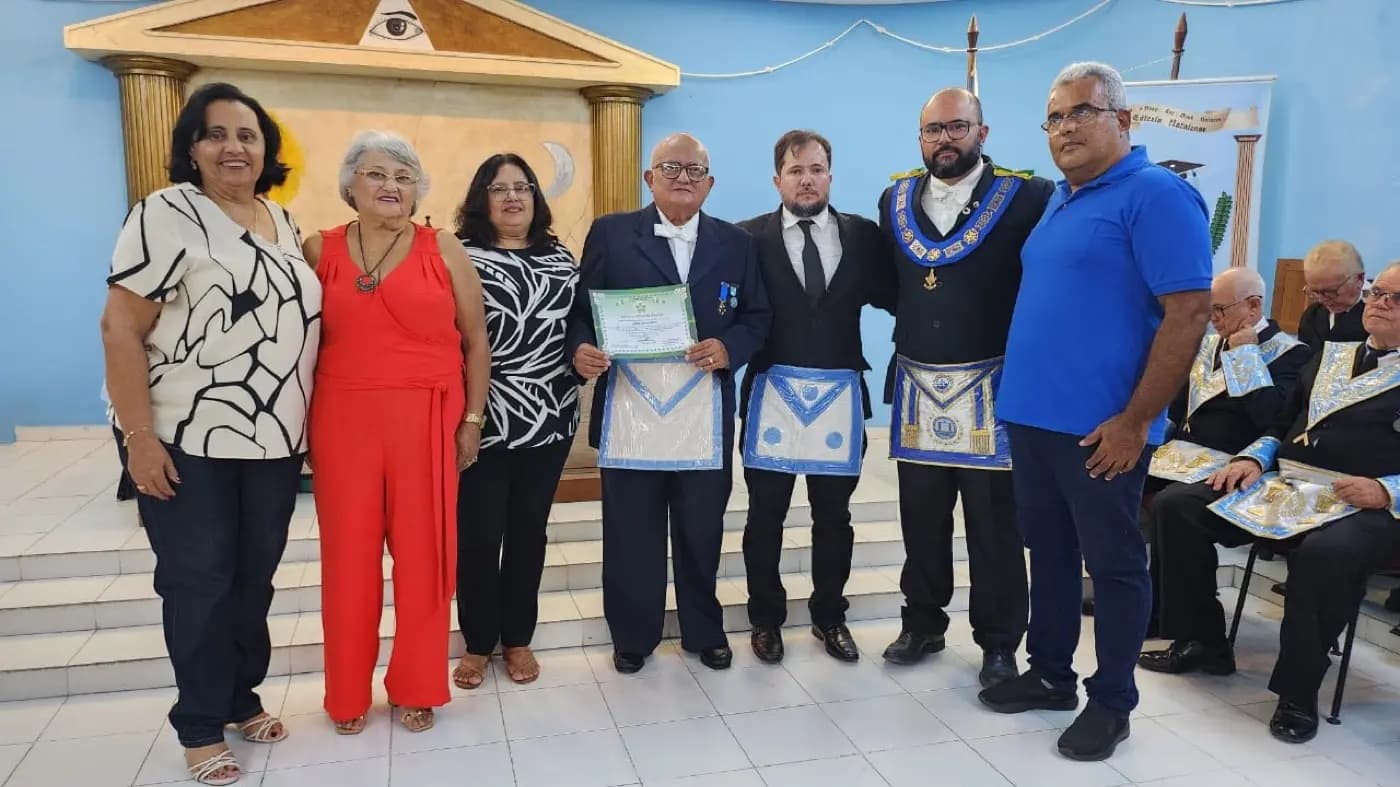 Registro fotográfico: SESSÃO MAGNA PÚBLICA COMEMORATIVA AO DIA DOS PAIS, REALIZADA PELAS LOJAS MAÇÔNICAS DO COMPLEXO UNIÃO NATALENSE, ORIENTE DE PARNAMIRIM/RN.