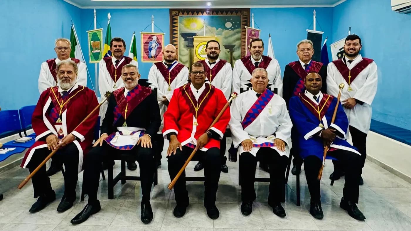 Registro fotográfico: SESSÃO DE EXALTAÇÃO AO SAGRADO ARCO REAL DE JERUSALÉM – CAPÍTULO SÃO MIGUEL ARCANJO Nº 94 – JURISDICIONADO AO SGCMSARB GOB.