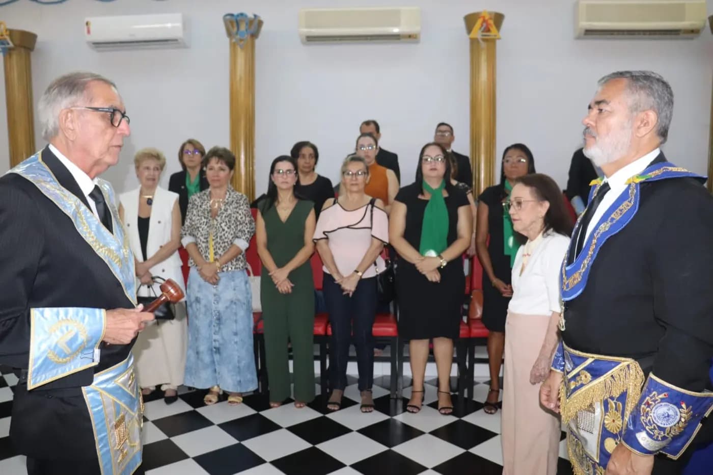 Registro fotográfico: PARTICIPAÇÃO DO GRÃO-MESTRE DO GOB/RN NA SESSÃO MAGNA PÚBLICA ALUSIVA AO 52º ANO DE FUNDAÇÃO DA LOJA MAÇÔNICA DR. PEDRO GERMANO COSTA N° 2.349, ORIENTE DE NATAL/RN.