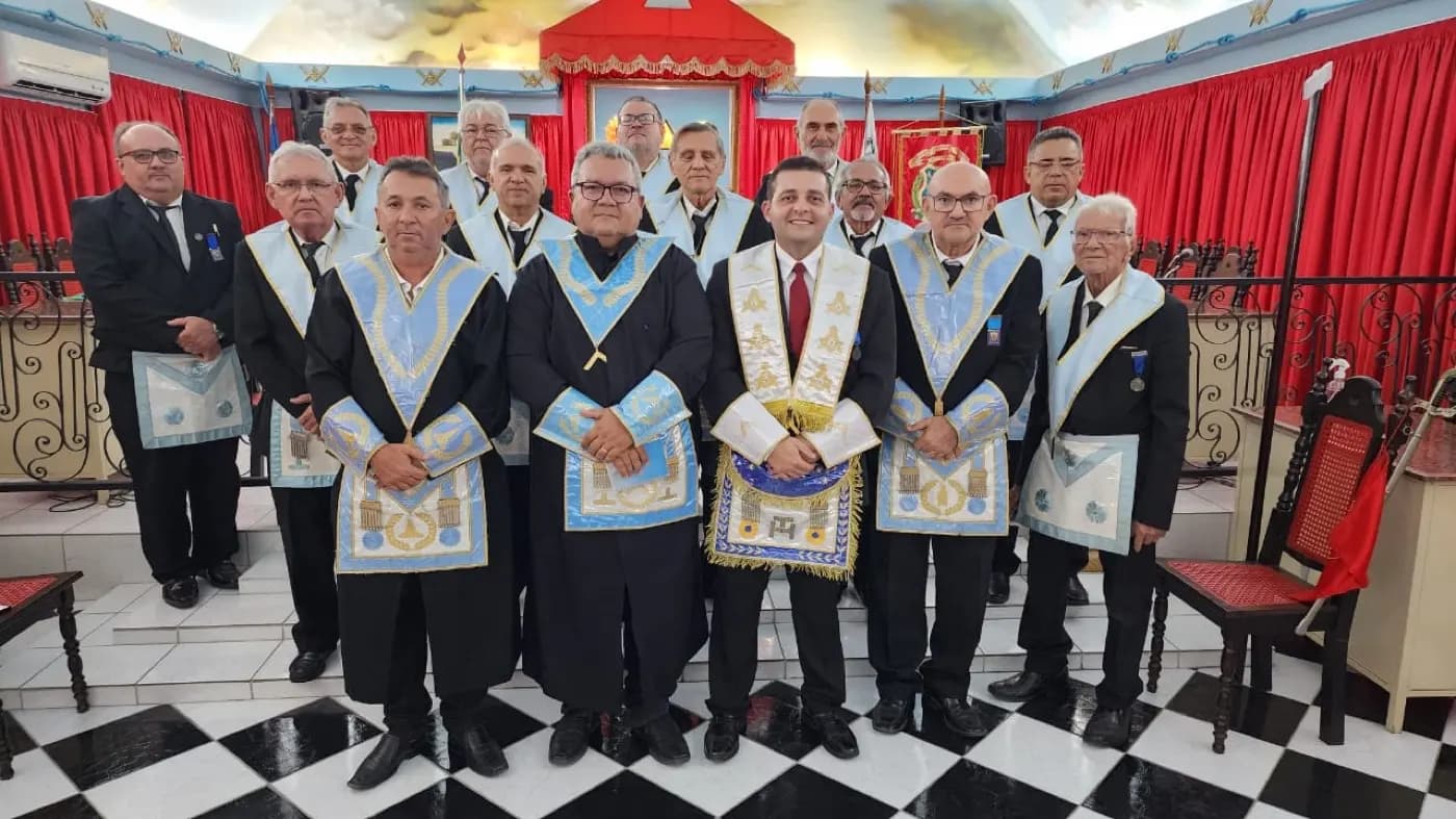 Registro fotográfico: SESSÃO ORDINÁRIA NO GRAU DE APRENDIZ MAÇOM REALIZADA PELA LOJA MAÇÔNICA TRABALHO E FRATERNIDADE Nº 1.518, ORIENTE DE CAICÓ/RN.