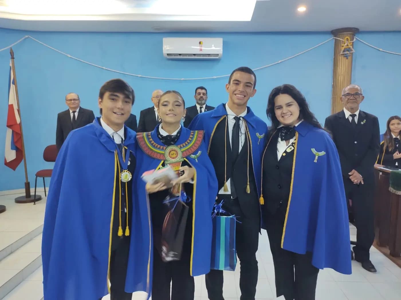 Registro fotográfico: SESSÃO DE POSSE DA NOVA DIRETORIA DO NÚCLEO ALFA UNIÃO NATALENSE N°42, DA AÇÃO PARAMAÇÔNICA JUVENIL DO GRANDE ORIENTE DO BRASIL.