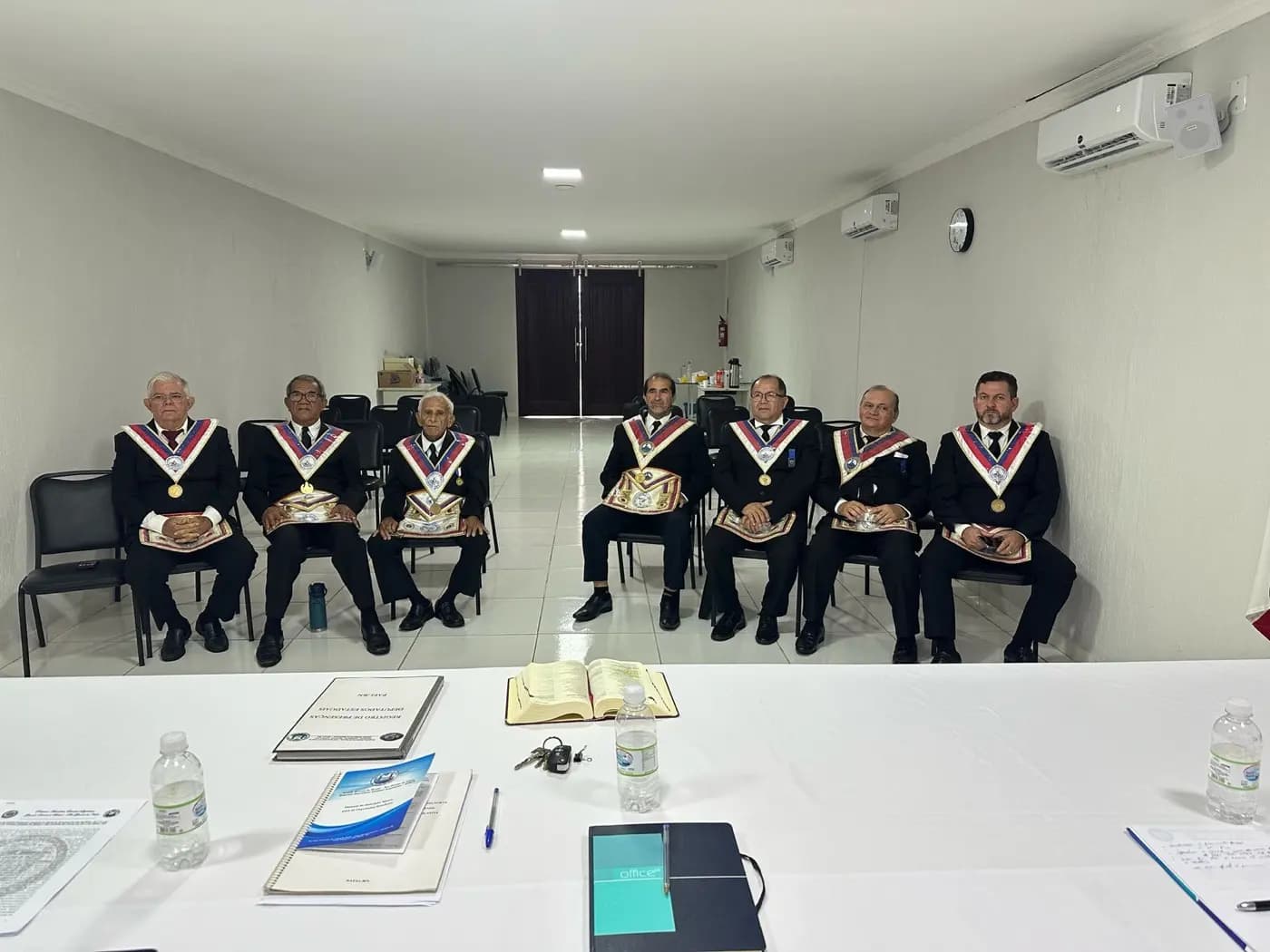 Registro fotográfico: PARTICIPAÇÃO DO GRÃO-MESTRE ADJUNTO DO GOB-RN NA REUNIÃO ORDINÁRIA DE ABRIL/2025, REALIZADA PELA PODERORA ASSEMBLEIA ESTADUAL LEGISLATIVA DO ESTADO DO RIO GRANDE DO NORTE (PAEL-RN).