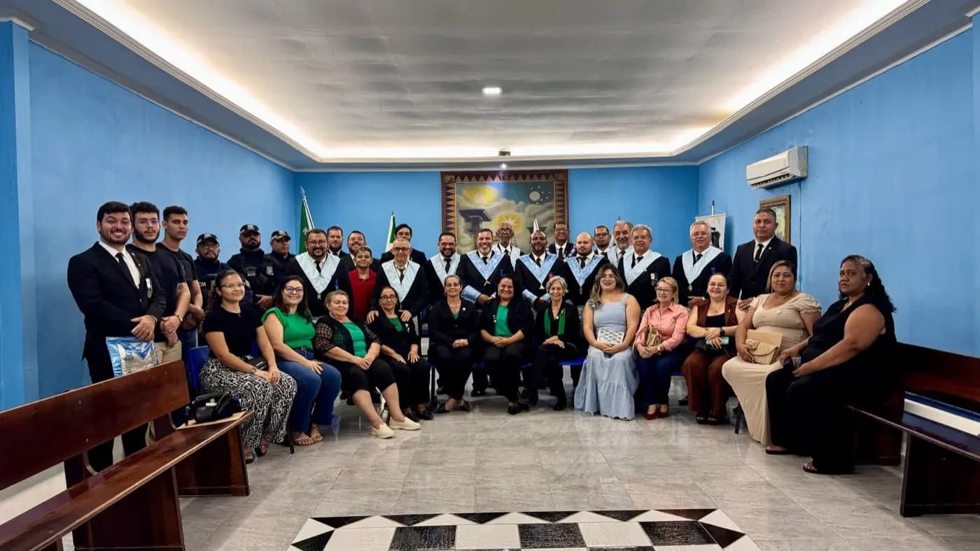 Registro fotográfico: SESSÃO MAGNA PÚBLICA ALUSIVA AO 32º ANO DE FUNDAÇÃO DA LOJA MAÇÔNICA PEDRO ALVES PINHEIRO Nº 3.018, ORIENTE DE EXTREMOZ/RN.